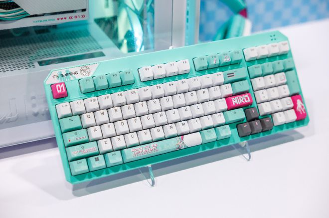 联动燃爆二次元！全新外设惊艳亮相澳门新葡京ROG×初音未来跨界(图9)