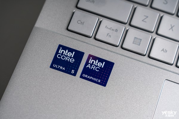 评测：酷睿Ultra赋能AI无畏家族又一力作澳门新葡京华硕无畏Pro14酷睿版2025(图6)