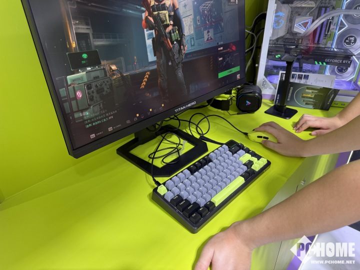 ChinaJoy 磁感轴键盘首次亮相新葡京博彩雷柏携旗下外设亮相2025(图4)